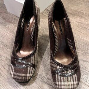 Vintage brown plaid heels